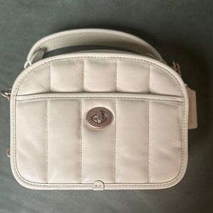 Coach Pale Lime Puffy Lunchbox Top 
Style No. c4678